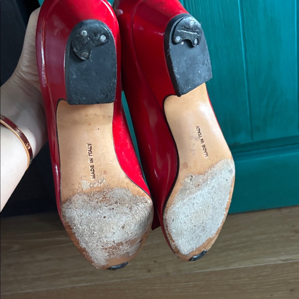 Salvatore Ferragamo Red Heels with Gold Accent - Picture 6 of 8